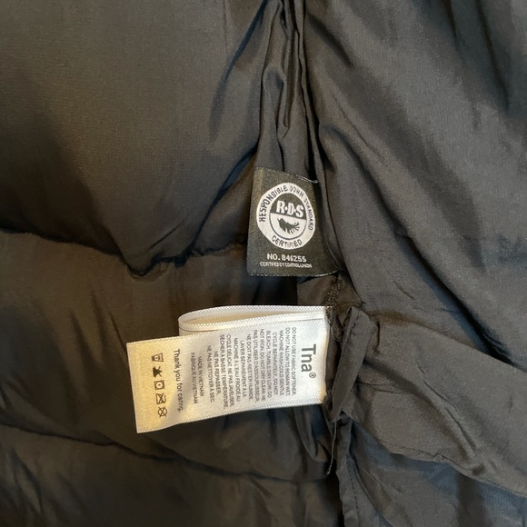 aritzia TNA super puff long matte Black  new without tag - Picture 5 of 8